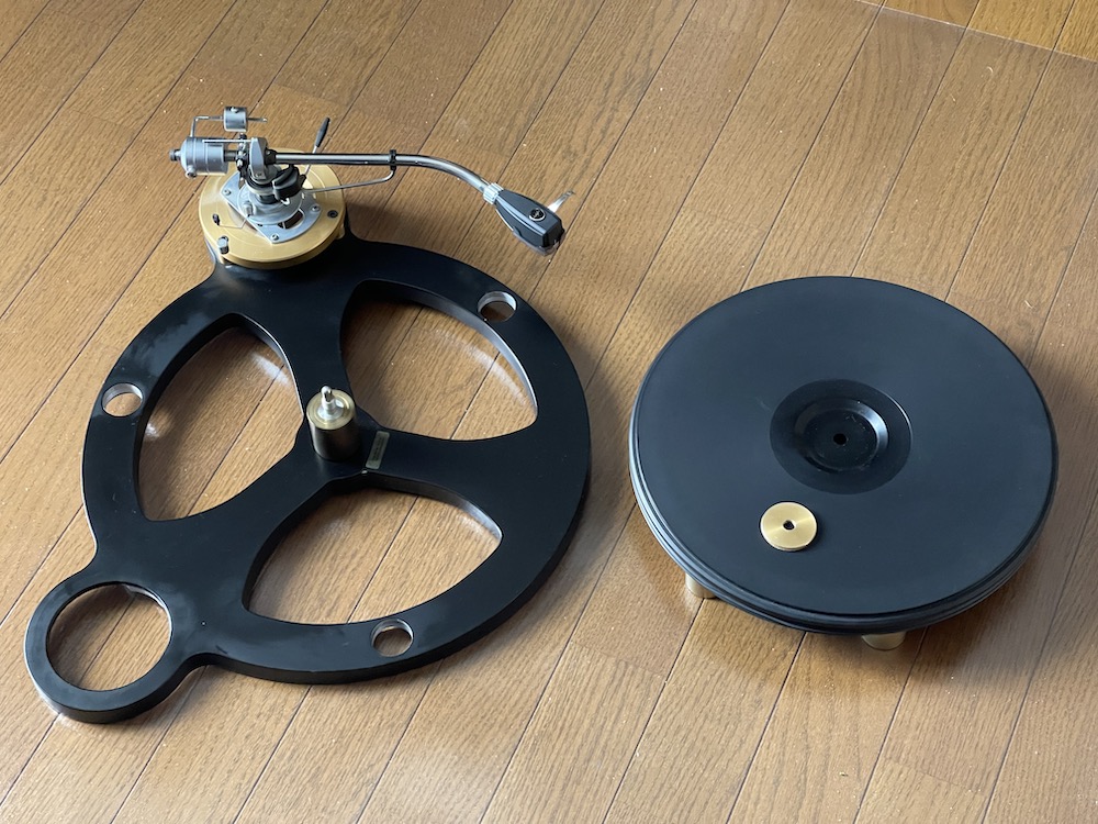 GyroDec sub-chassis (with SME 3009R installed) and turntable